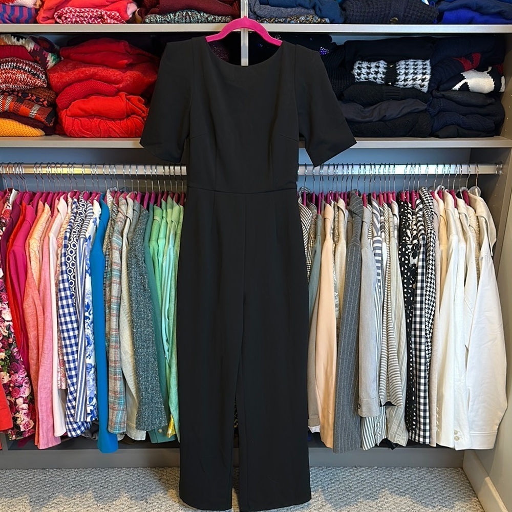 Love, Bonito black short sleeve v back zipper closure jumpsuit size 4 NWT